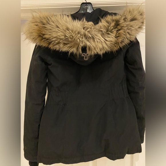 Aritzia Community Parka - Picture 3 of 3